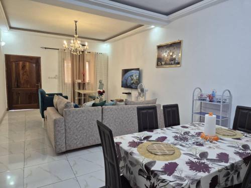 Appartement moderne 2 chambres Grand-Bassam, Pharmacie Yele in Grand-Bassam