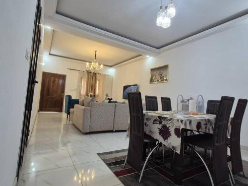 Appartement moderne 2 chambres Grand-Bassam, Pharmacie Yele in Grand-Bassam