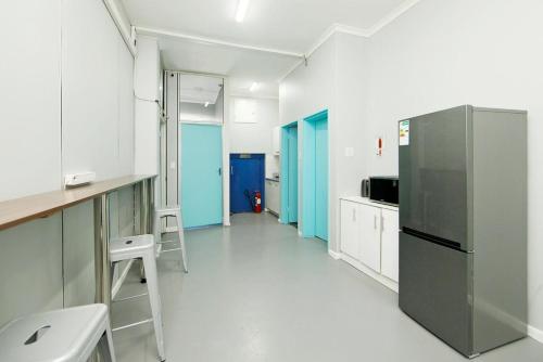 Apartamento de 100 m² en Ciudad del Cabo Centro, con 11 habitación(es) y 8 baño(s) privado(s) (M & B Backpackers) in Cape Town