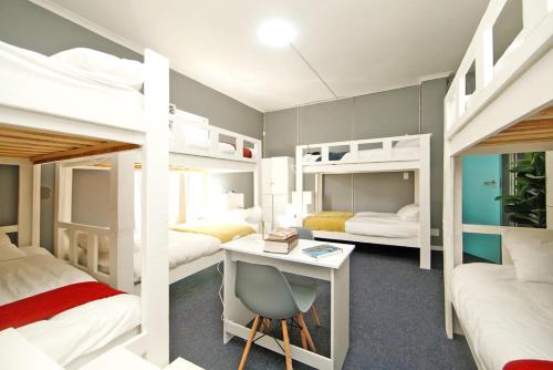 M & B Backpackers in Cape Town