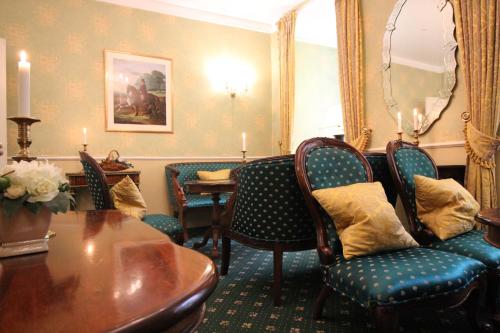 Shared lounge/TV area, Kokkedal Slotshotel in Brovst