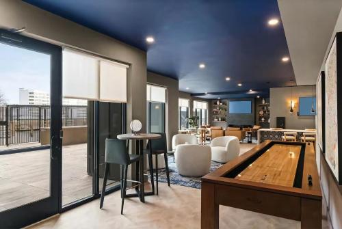 Közös társalgó / TV, Luxury Apartments by Hyatus White Plains in White Plains (New York)