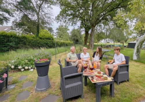 Le Tigîte B & B - entrée privée, petit-déj et linge inclus, 2 espaces nuit possibles, 1 à 4p (Le Tigite B&B - entree privee, petit dej-linge-menage inclus, options repas, 2 espaces nuit separes,) in Allaire