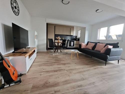 Premium furnished residence for business and family stays - Grandson