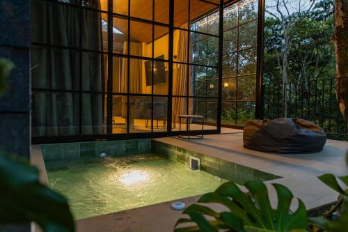 Karstais baseins, Selvva suites cabaña de lujo romántica con jacuzzi (Selvva suites cabana de lujo romantica con jacuzzi) in La Ceja