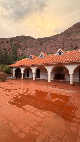 Unterkunft von außen, The Baron House in Tupiza