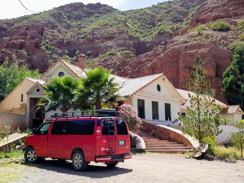 Unterkunft von außen, The Baron House in Tupiza