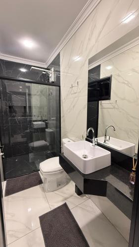 Duas lindas casas para uma grande familia in Santa Terezinha de Itaipu