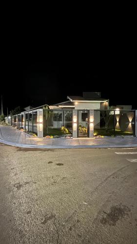 Duas lindas casas para uma grande familia in Santa Terezinha de Itaipu