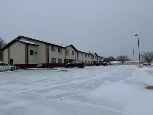 Cassville Four Seasons Inn & Suites in Cassville, USA