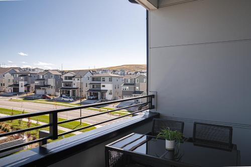 Erkély/terasz, Brand New, Cozy & Modern Condo - Dogs Welcome in Lone Tree (CO)