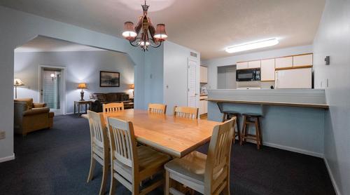 Telemark Northwoods Lodging - image 9