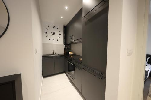 Modern apartment in the heart of Belgrade - image 5