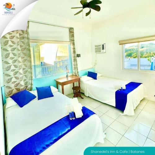 2 double beds