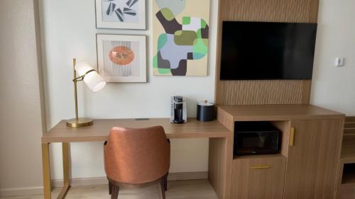 room detail thumbnail 1