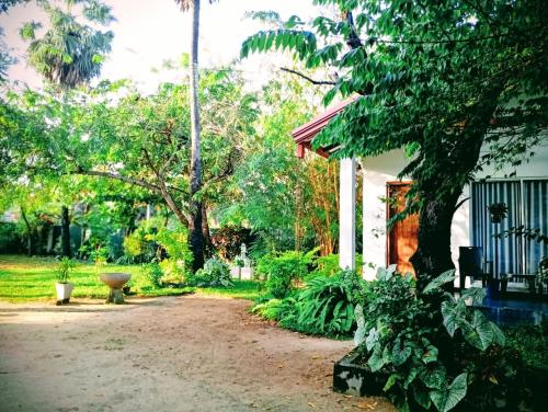 Hotel krish in Pasikuda