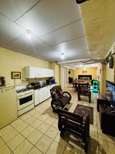 . Arianas Place 1