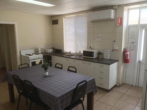 kuhinja, Accommodation @ Isa in Winston
