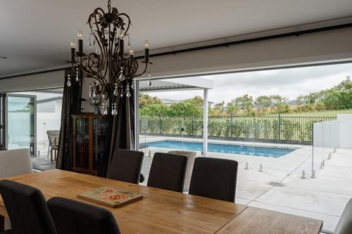 บริการและสิ่งอำนวยความสะดวก, The Wine Country Retreat by Homello in คูเมอ