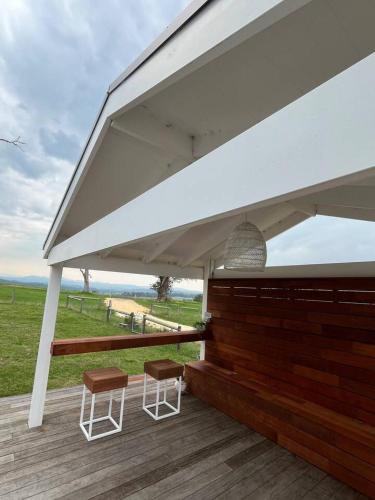 Gumnut Cottage Gippsland - Tiny Eco Stay w King Bed & Mountain Views in Heyfield