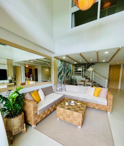 3BD/3BA Penthouse - Tropical Oasis in Pico de Loro 5