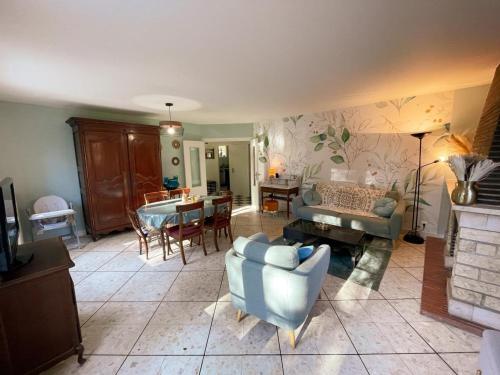 Maison individuelle avec grand jardin et WIFI - FR-1-491-473 in Meusnes