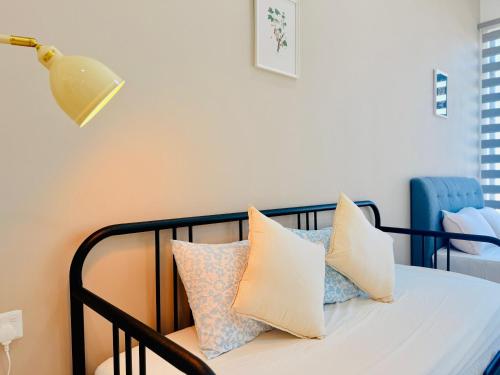 2 bedrooms, 6 beds