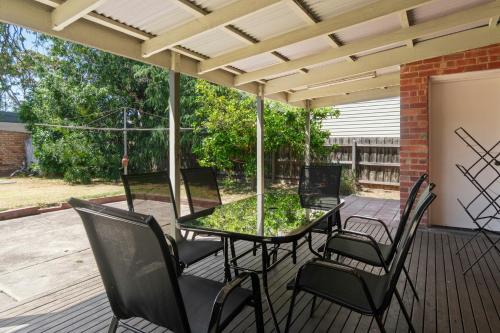 Létesítmények, Gorgeous 3BR 1.5Bath AC in Every BR ｜ brick house in Oakleigh