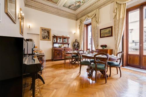 . Affreschi Su Roma Luxury B&B