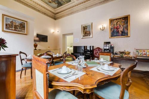 Affreschi Su Roma Luxury B&B – Rome