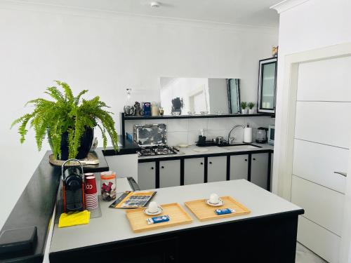 Dapur, Skyline Penthouse Kimchi Home in Ramat Gan