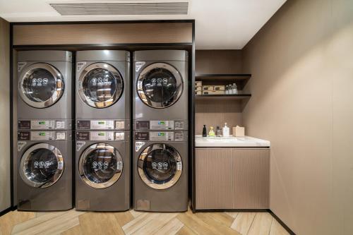 Atour Hotel Chengdu Jiuyanqiao - 24h Laundry & Metro - image 4