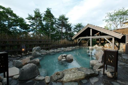 room detail thumbnail 2