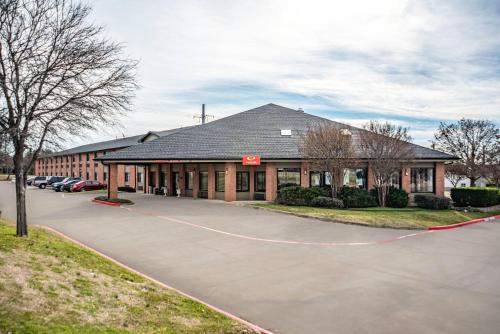 Econo Lodge Inn & Suites in McKinney, USA