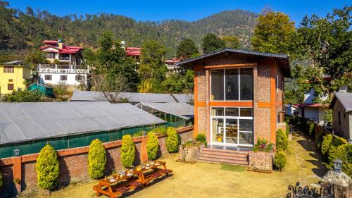 ELIVAAS Signature Casa Gaula Spanish Theme 4-BHK Cottage with Lawn and Outdoor Sit-Out 20 mins away - Ladfora Talla