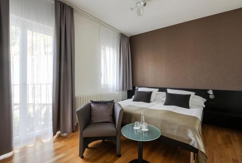 1 queen bed