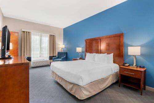 Comfort Inn and Suites Rifle - image 7