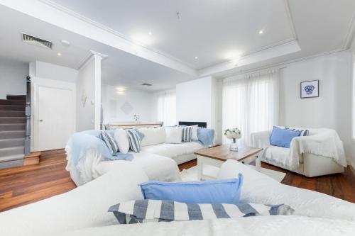 Spacious 3BR Duplex Escape - Free Parking – khách sạn tại đường St Kilda