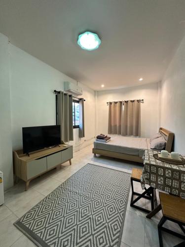 White Corner - image 5