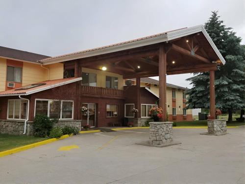 . Sandpoint Inn