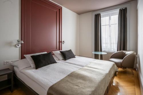 2 king beds, 2 twin beds