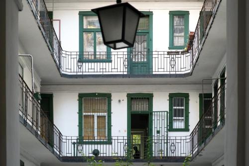 Friendly home in the center - image 8