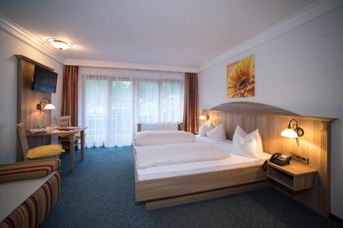 Aktivhotel & Gasthof Schmelz Ihr Urlaubs Hotel in Inzell mit Wellness Hallenbad, Alpensauna & Dampfbad