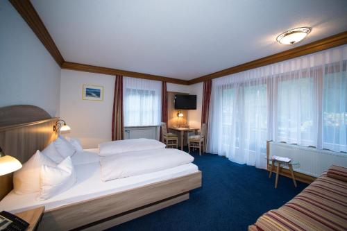 Aktivhotel & Gasthof Schmelz Ihr Urlaubs Hotel in Inzell mit Wellness Hallenbad, Alpensauna & Dampfbad