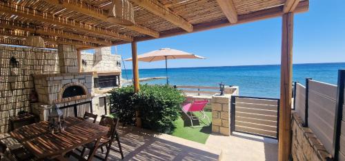 Entrance, Seafront Villa Cside w BBQ and private yard in Moires