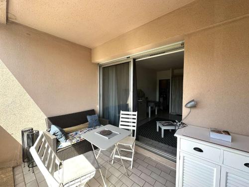 HYEALB - Studio pour 3 personnes sur le port d'Hyères - image 4