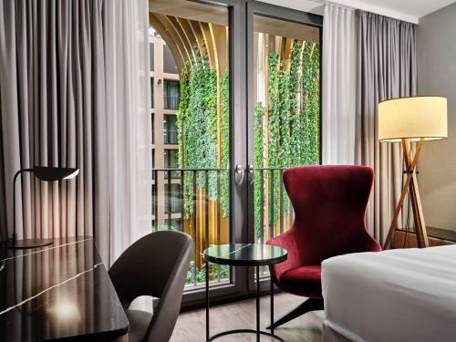 room detail thumbnail 1