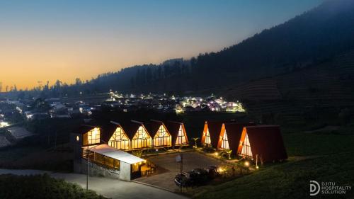 Фасада на хотела, DIENG CERIA RESORT in Sumberejo
