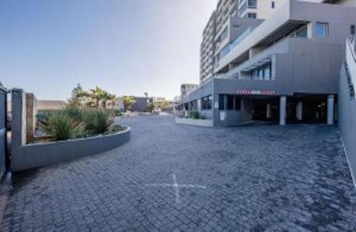 Spacious apartment with a stunning sea view terrace - image 8