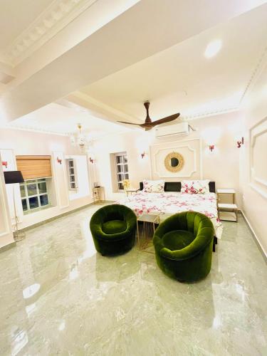 Ballygunge 1000 sqft flat main road - Falta
